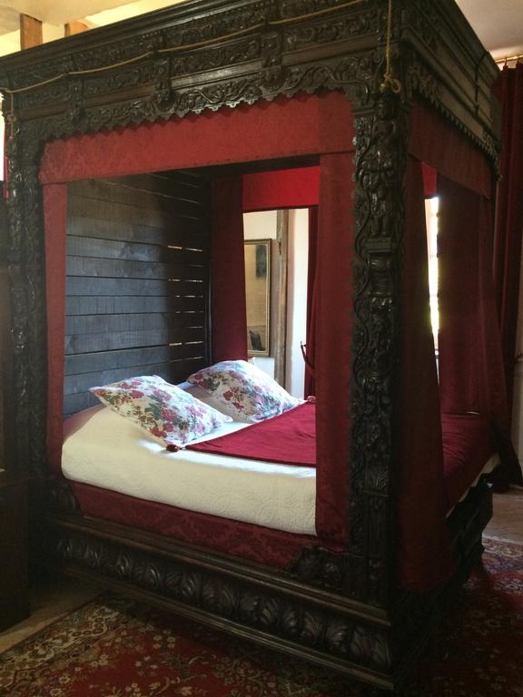 Chateau De Fleury La Foret Bed & Breakfast Igoville Exterior photo