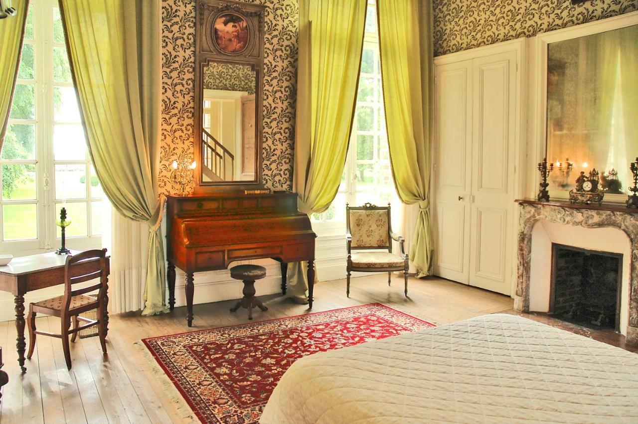 Chateau De Fleury La Foret Bed & Breakfast Igoville Exterior photo